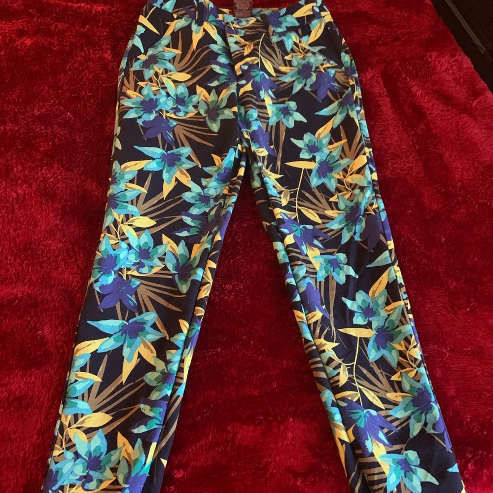 Crop pants ! Worn once !